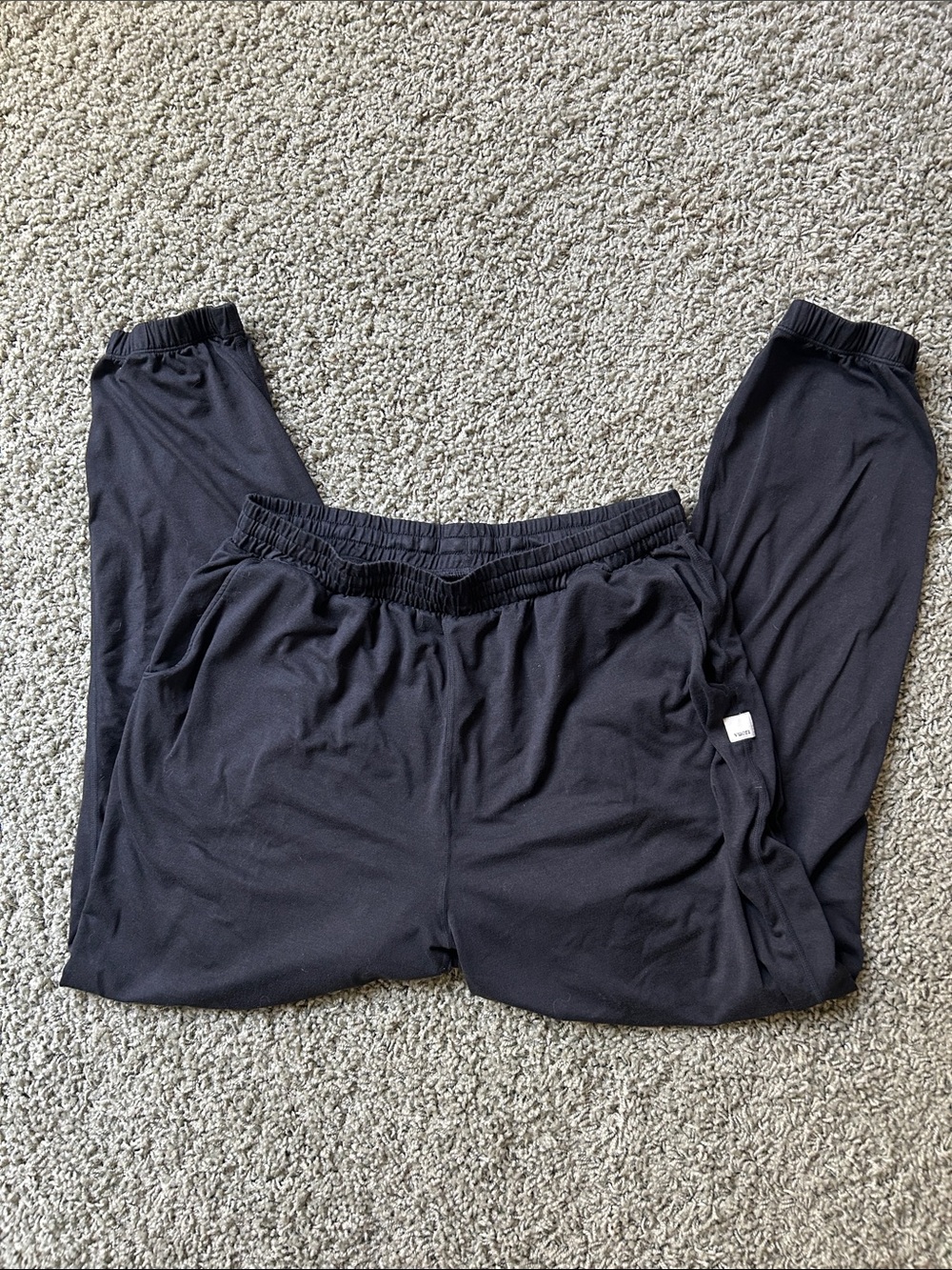 Vuori Black Women's Track Joggers with Elastic Waistband